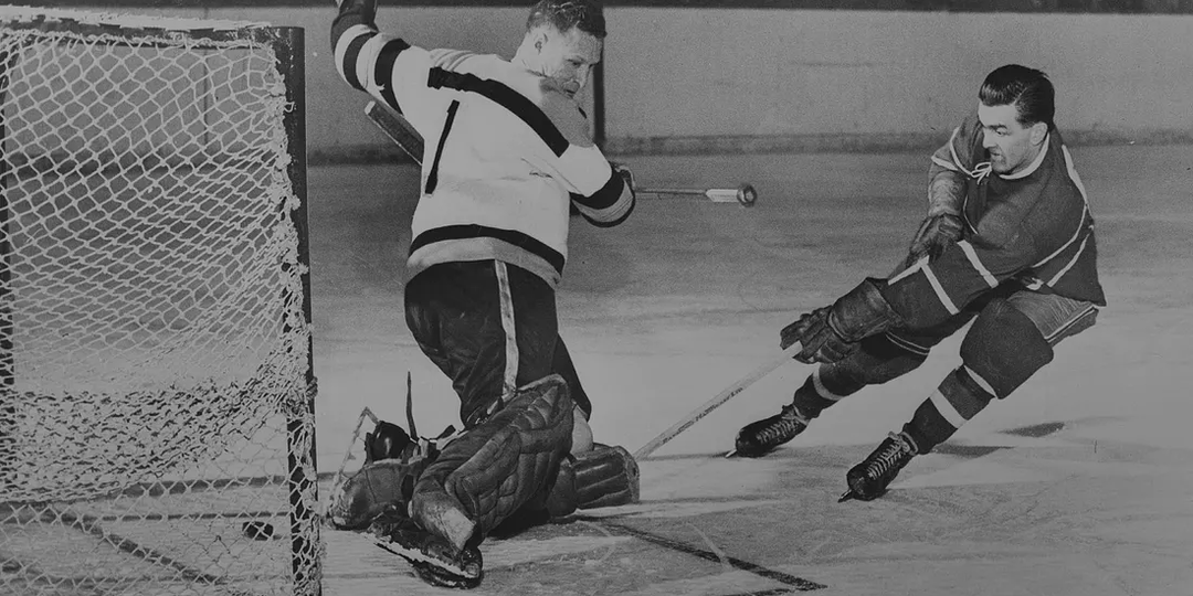 Человек, заставивший вратарей в хоккее надеть маски