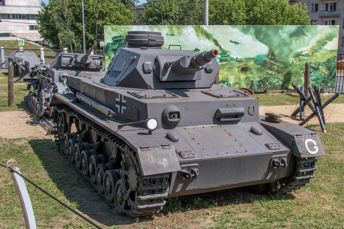 Наступающие подразделения 3-го танкового полка (II./Pz.Rgt.3) имели на вооружении танк PzKpfw IV