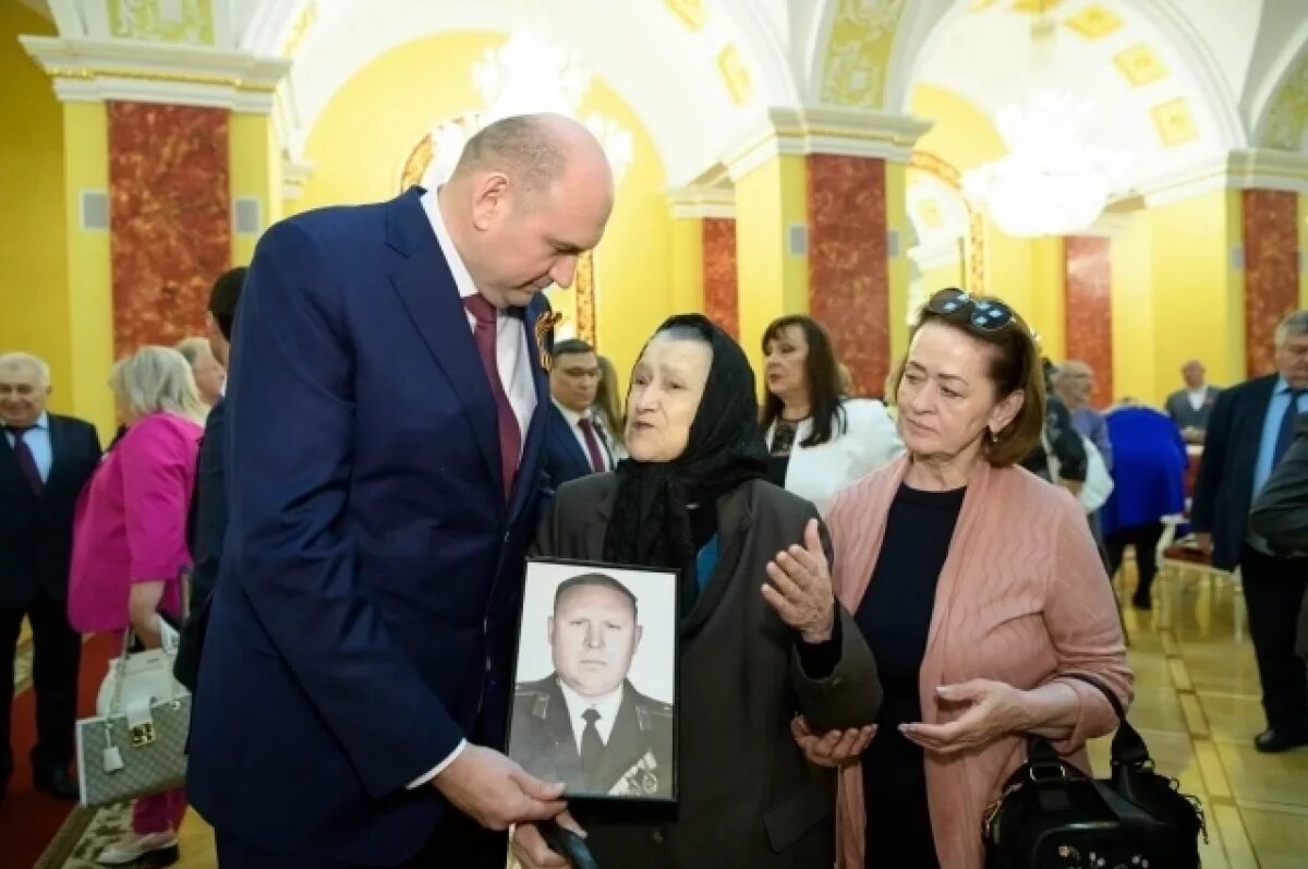    Передавшая сбережения на нужды СВО 91-летняя оренбурженка получила награду