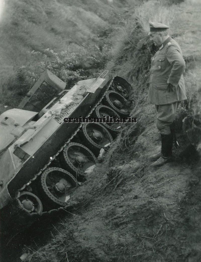 Танк Т-34 с "высоким" ящиком для принадлежностей пушки Ф-34