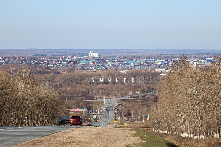    Сегодня расскажем, чем живет Буинский район, а также раскроем крупнейшие компании, которые поддерживают его бюджет и дают «пропитание» местным жителям.   
Фото: Андрей Титов