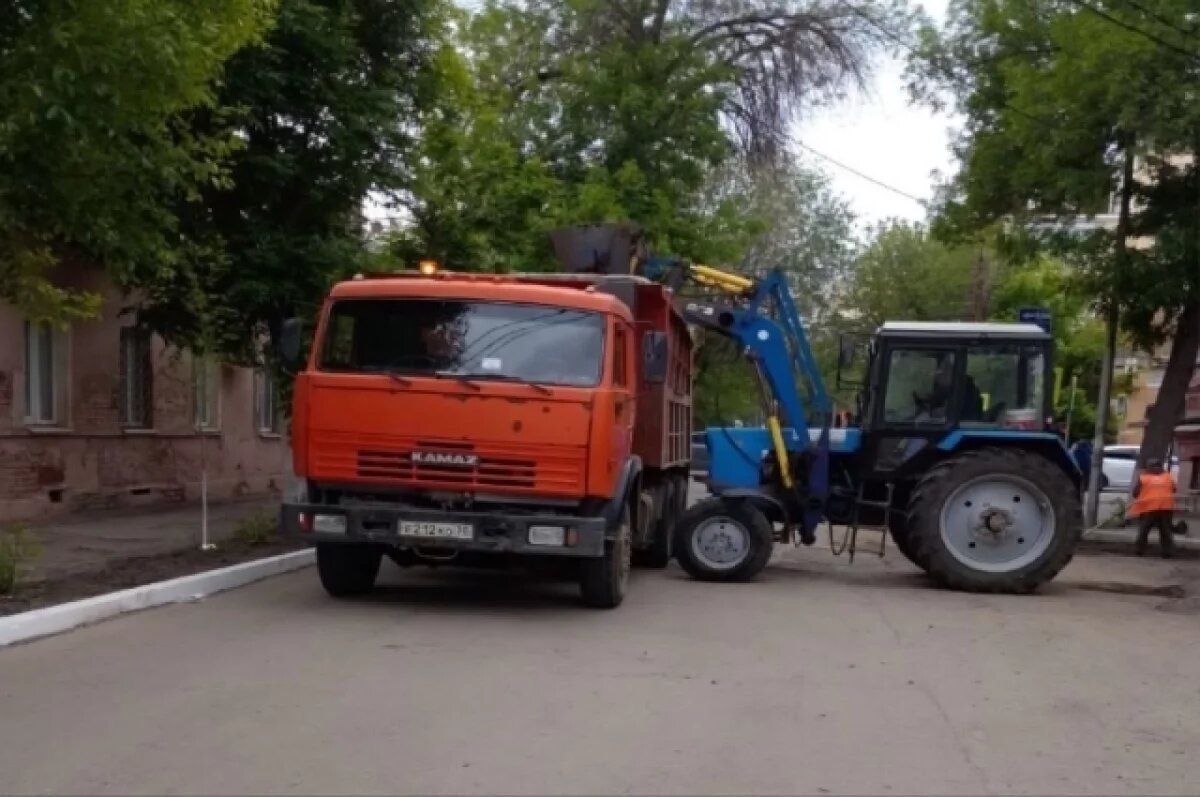    Астраханские коммунальщики вывезли более 250 тонн мусора на майских