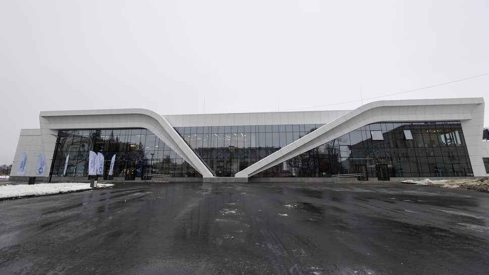 9 рейсов задержали из-за закрытия аэропорта в Казани.📷Фото: Артемий Шуматов / Коммерсантъ