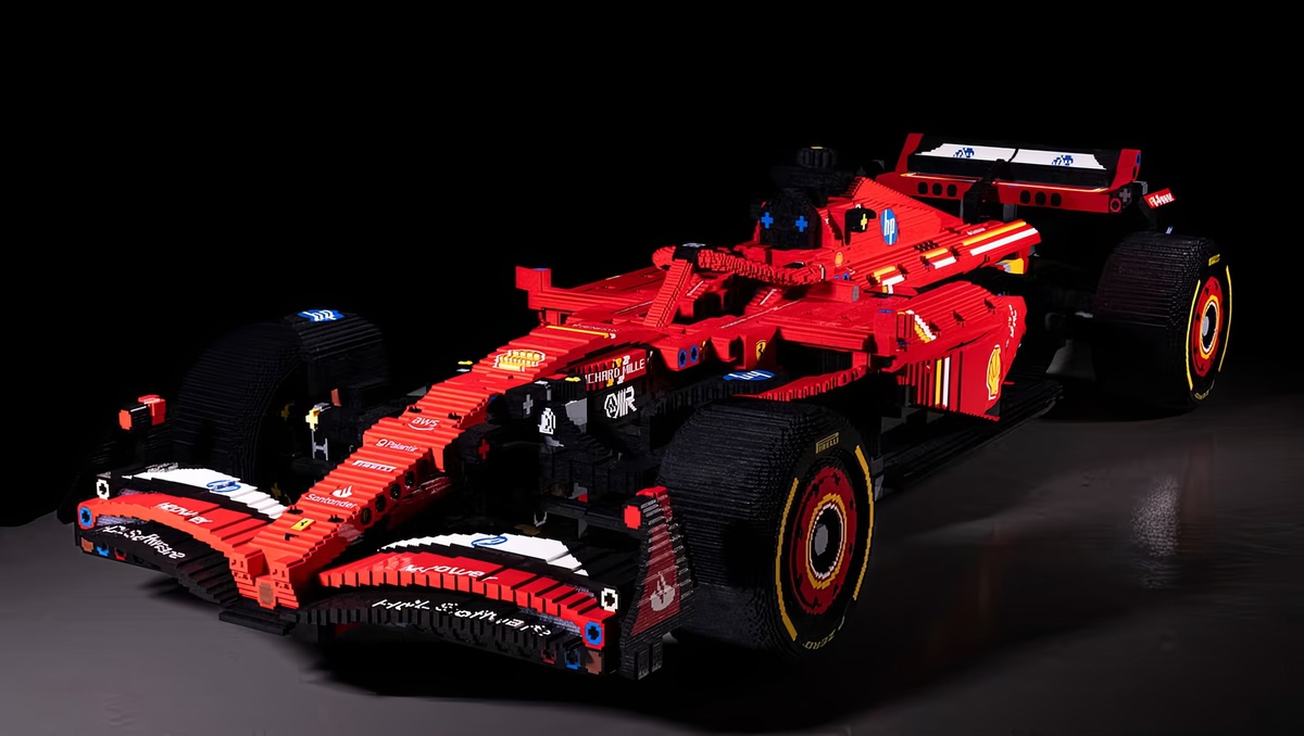©Riccardo Zangelmi ©Brickvision ©Ferrari ©Lego