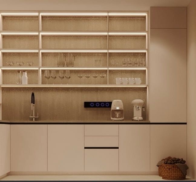 На визуализации на полках посуда) но в жизни там будут продукты, контейнеры и т.д.