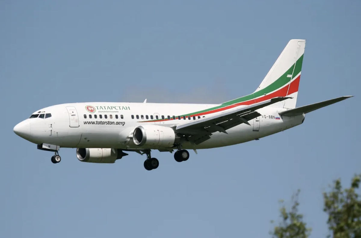 VQ-BBN — самолёт, участвовавший в аварии. Как и многие иностранные самолёты в России, он был официально зарегистрирован на Бермудских островах, чтобы избежать импортных пошлин.