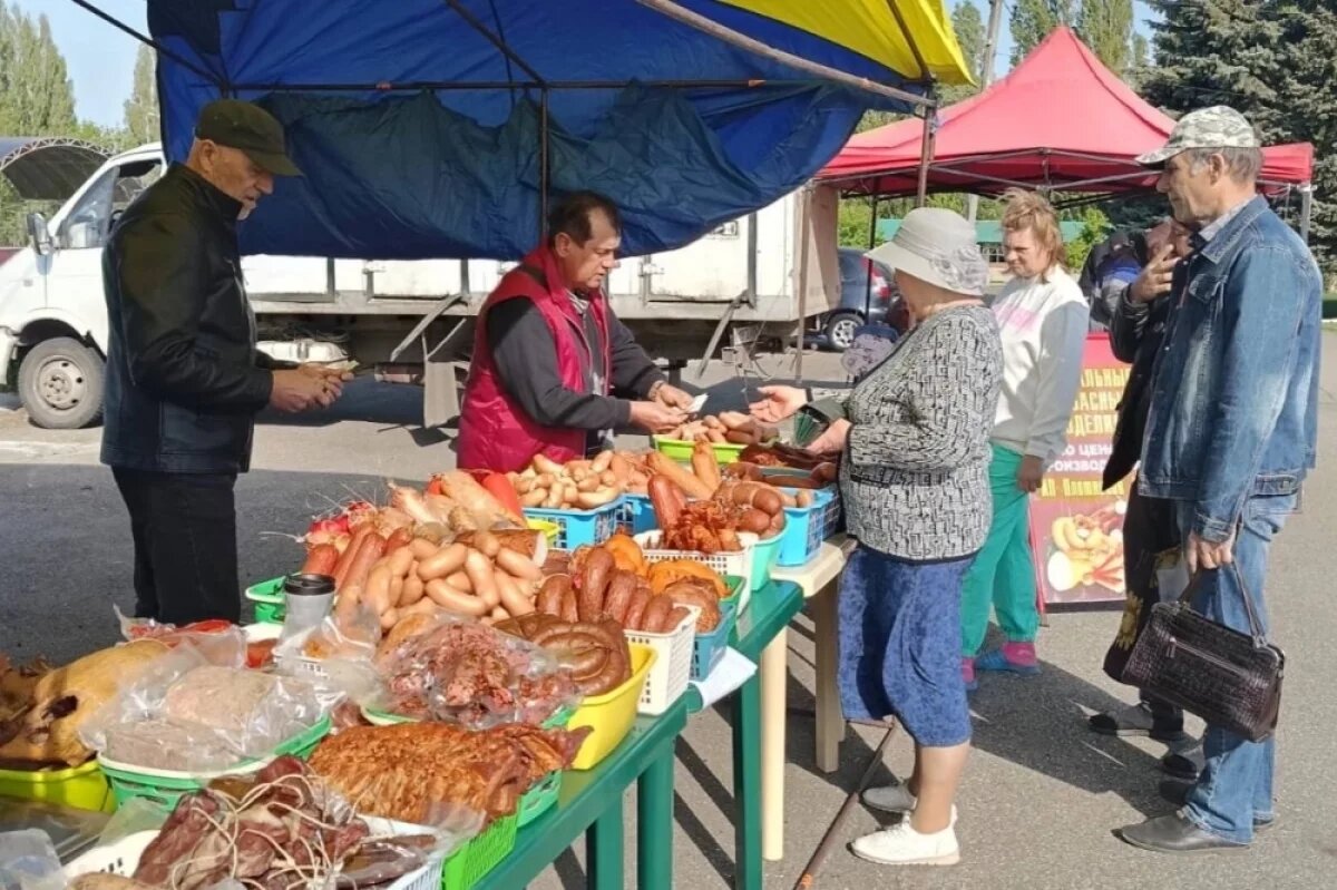    Фермеры кормят местных жителей, а холдинги - другие регионы.