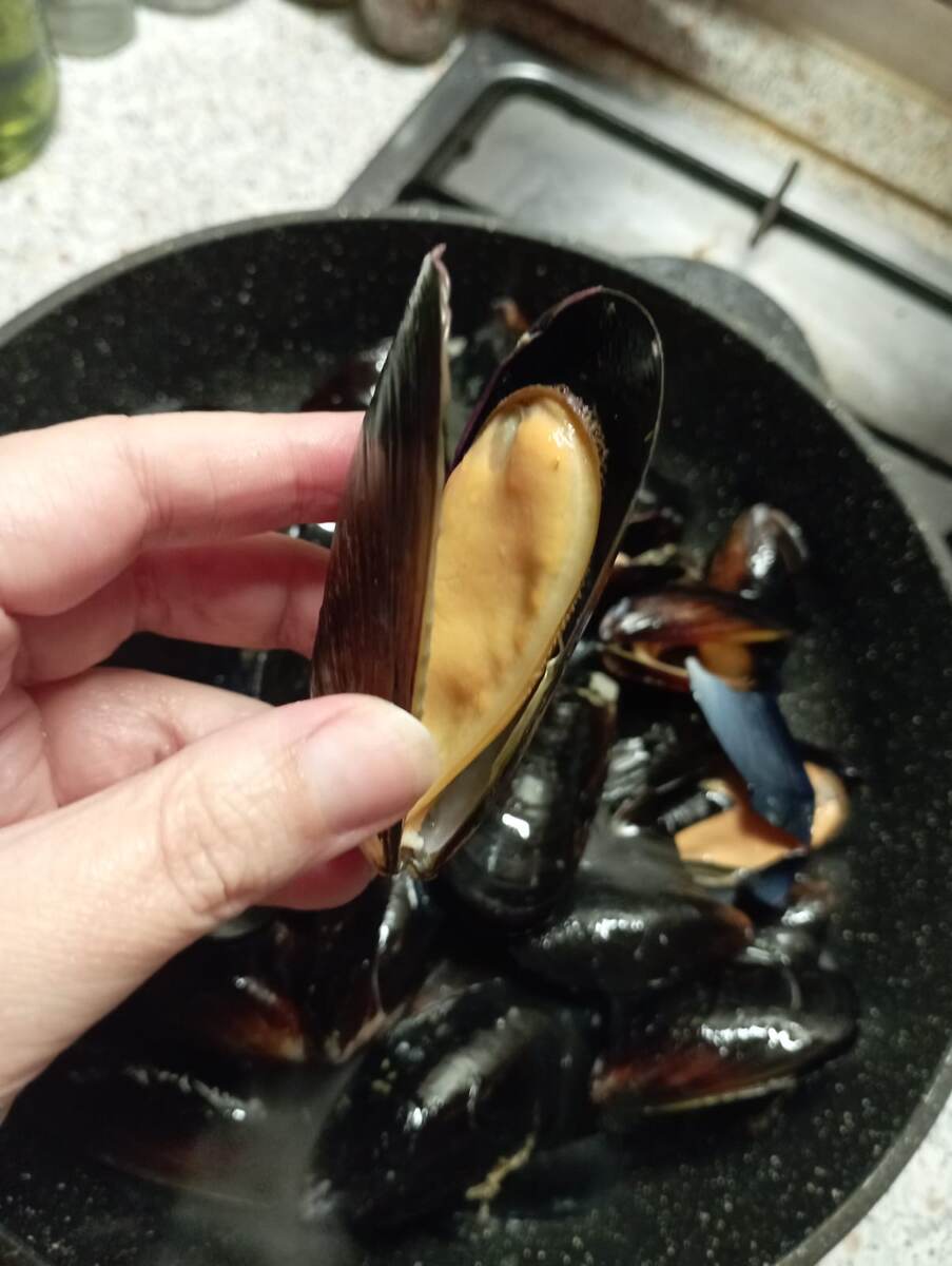 А как мы, оказывается, любим мидий, особенно в семь раз дешевле, чем в «ресторане». Листаем вправо.