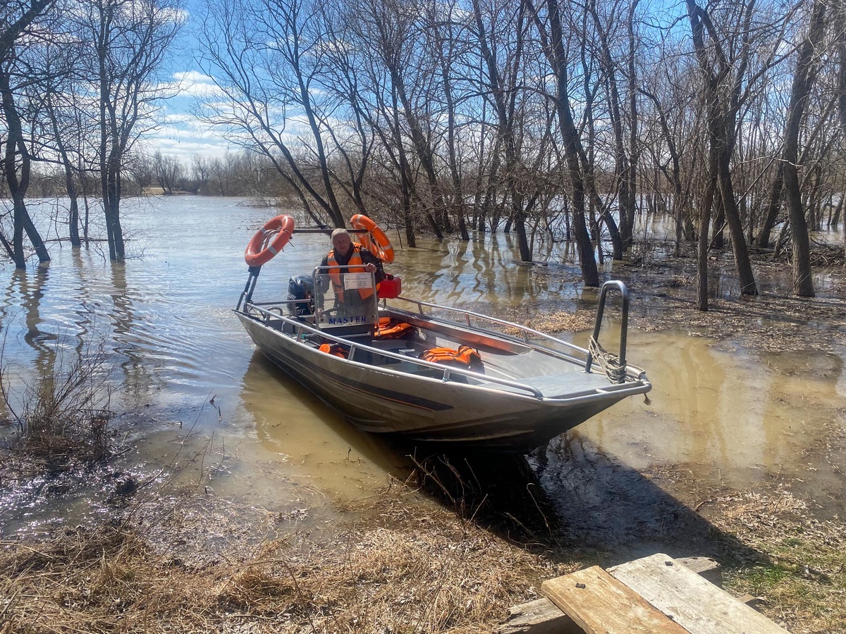 Власти ожидают отступления воды от дорог в регионе.  Фото: ФедералПресс / Наталья Шалыгина