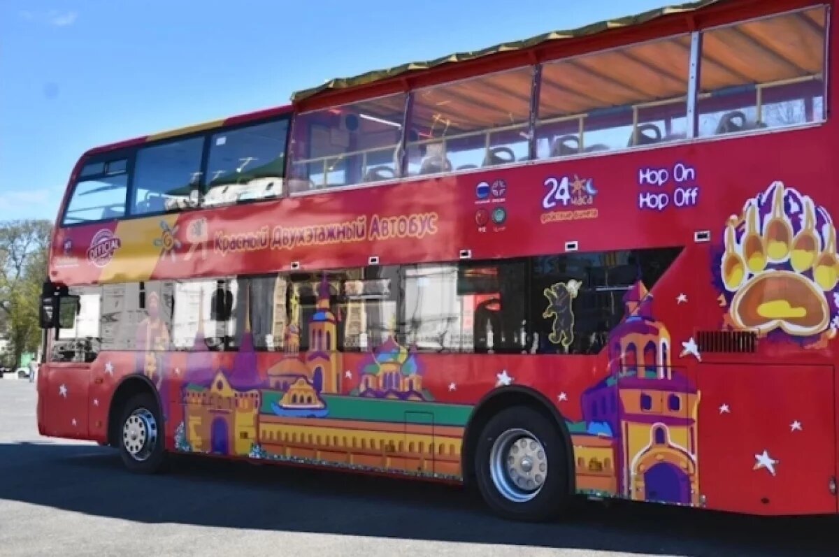    В Ярославле начали курсировать двухэтажные автобусы