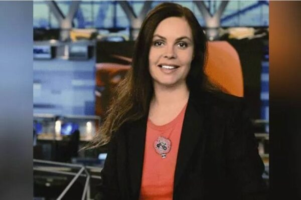    Екатерина Андреева в студии программы «Время» (1997). Фото uznayvse.ru