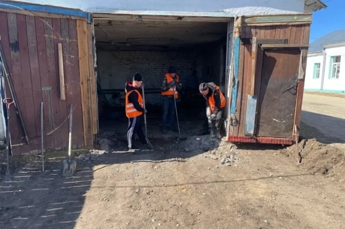    Школьный автобус не использовали из-за маленького гаража в селе Забайкалья