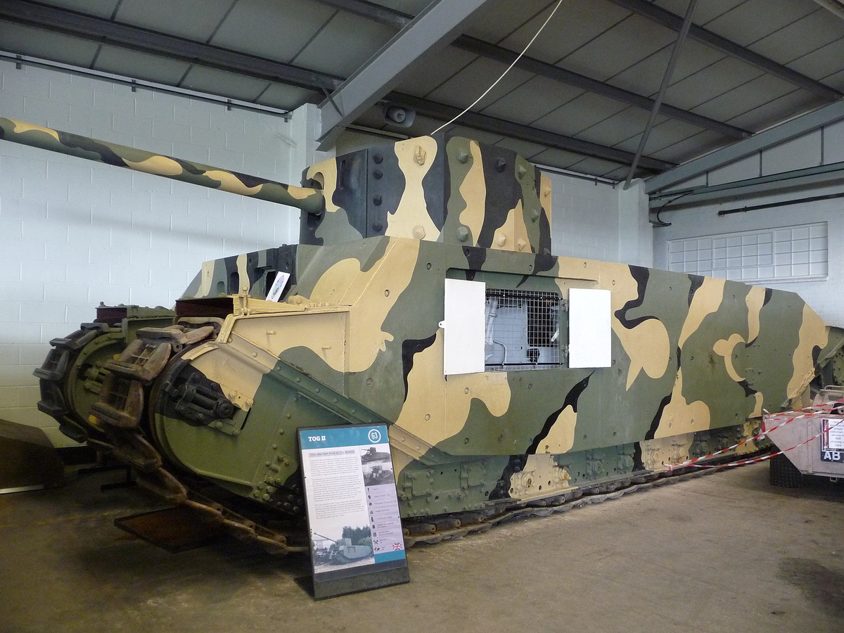 .TOG II* в танковом музее в Бовингтоне (Великобритания): спонсоны убрали, но оставили боковые люки