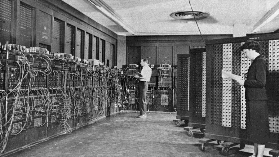 Первый компьютер ENIAC, Википедия