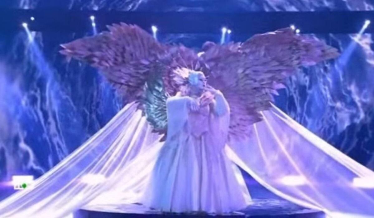     Ангел в шоу "Маска". Источник: ntv.ru Автор фото: Скриншот видео