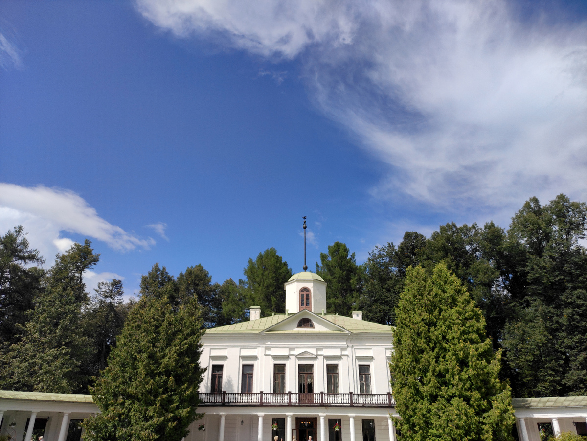 Главный дом. Фото автора статьи.