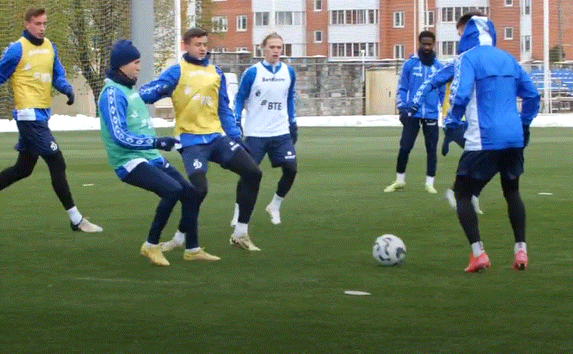 ФК "Динамо" Москва на тренировке.