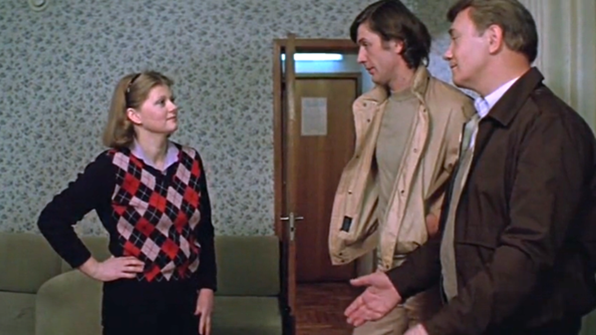 «Красные флажки» на ранних этапах (Кадр из фильма Самая обаятельная и привлекательная)