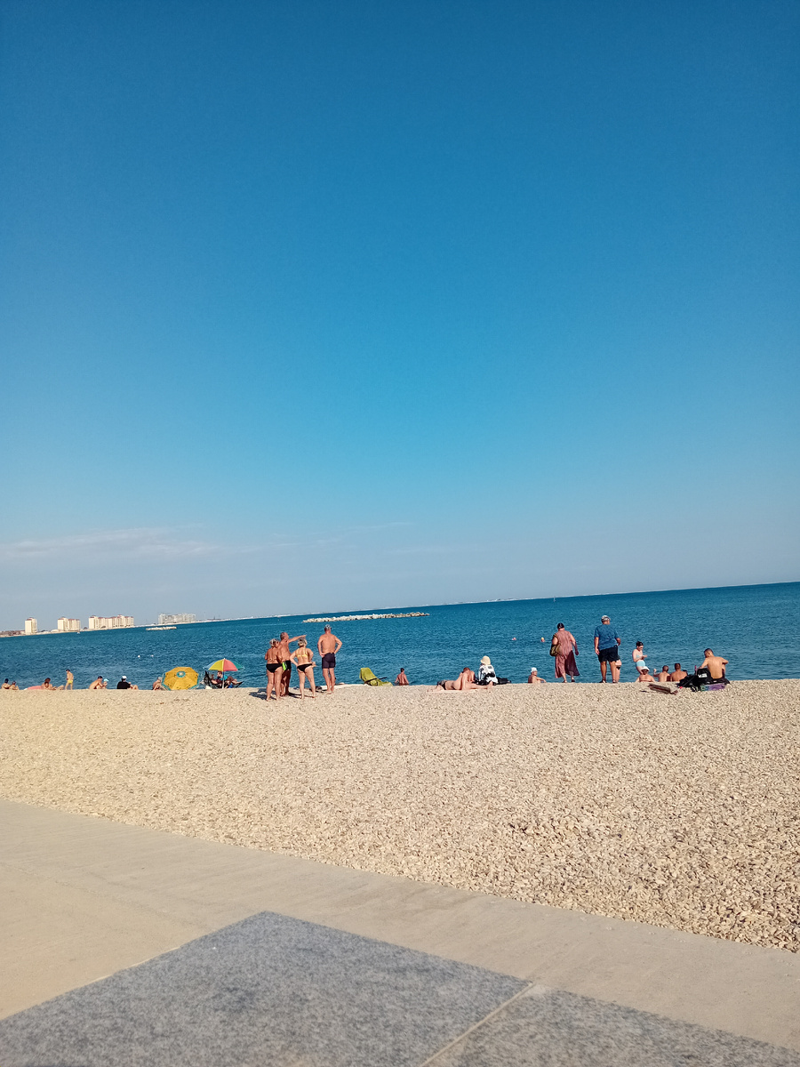 Авторское фото. Море в Евпатории в сентябре.