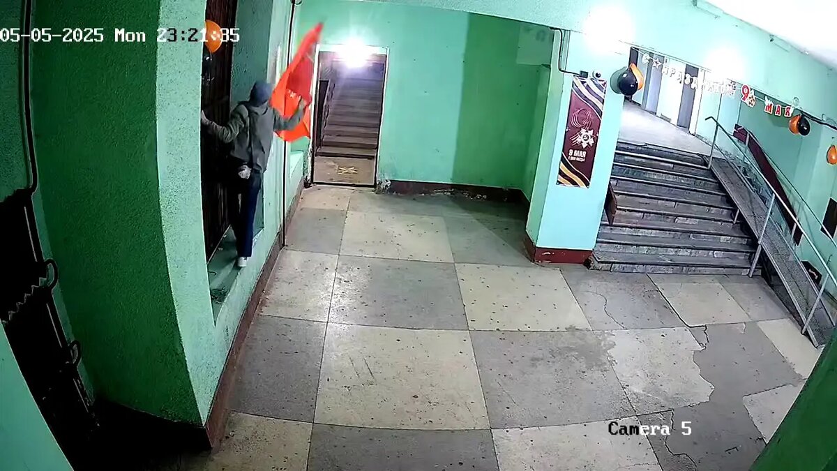    Фото: скрин видео из Telegram-канала «Мегаполис | ДТП и ЧП | Санкт-Петербург | Питер»