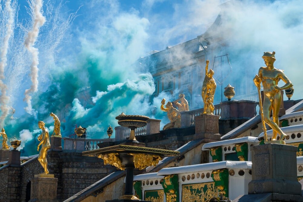 Шоу на главном каскаде в честь открытия