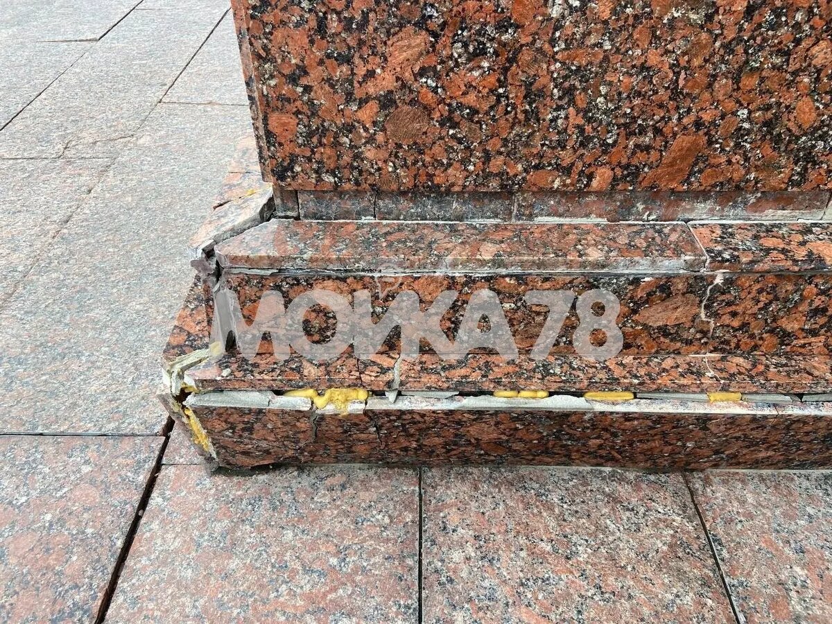    Лестница Горсуда на Бассейной 6 марта. Фото: Мойка78