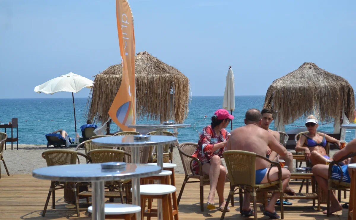    Средние траты на «пакетный» отдых в популярных странах в мае остались на уровне прошлого года