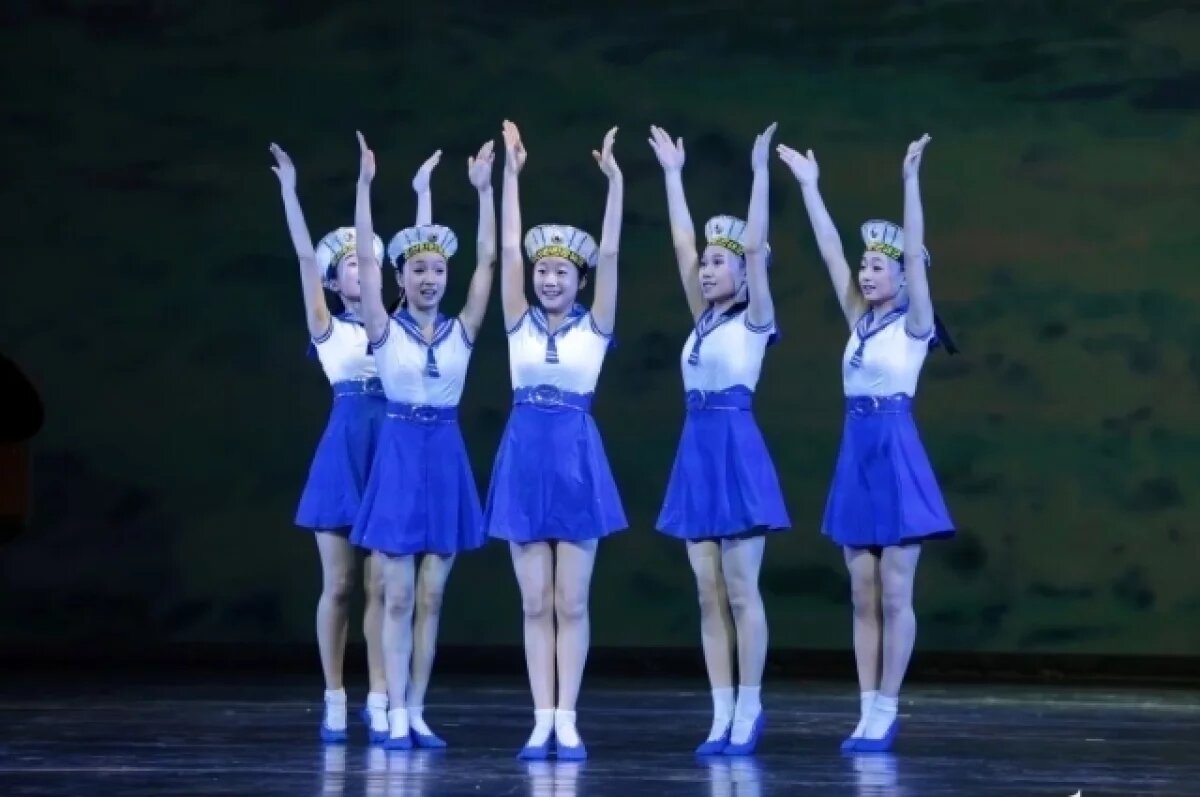    Школьники из КНДР собрали полный зал на своём концерте во Владивостоке