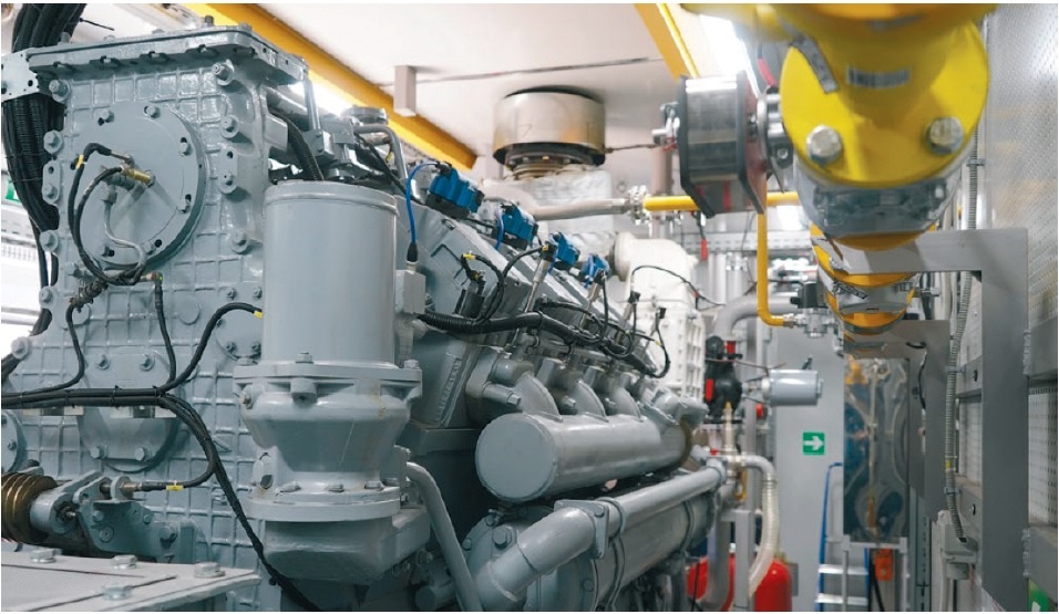 Двигатель-генератор 1-9ГМГ в теплоизолированном контейнере