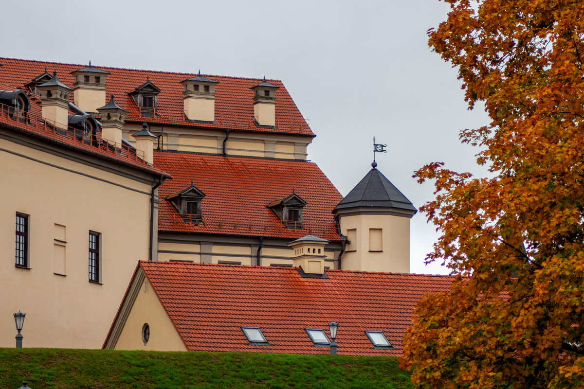 Несвиж - Фото из сети Интернет - Unsplash - Jayde Keroi