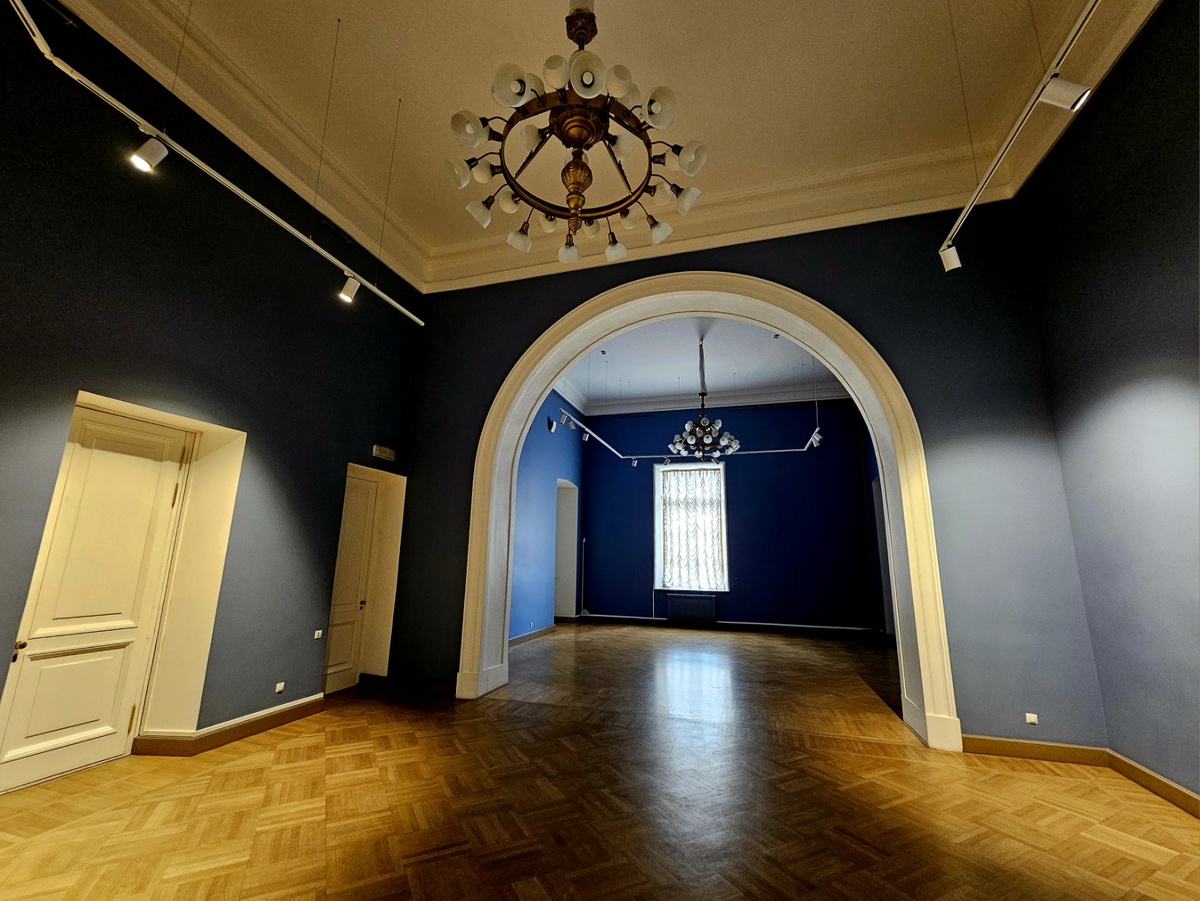 Пустые комнаты, где когда-нибудь обязательно будет интересная экспозиция.