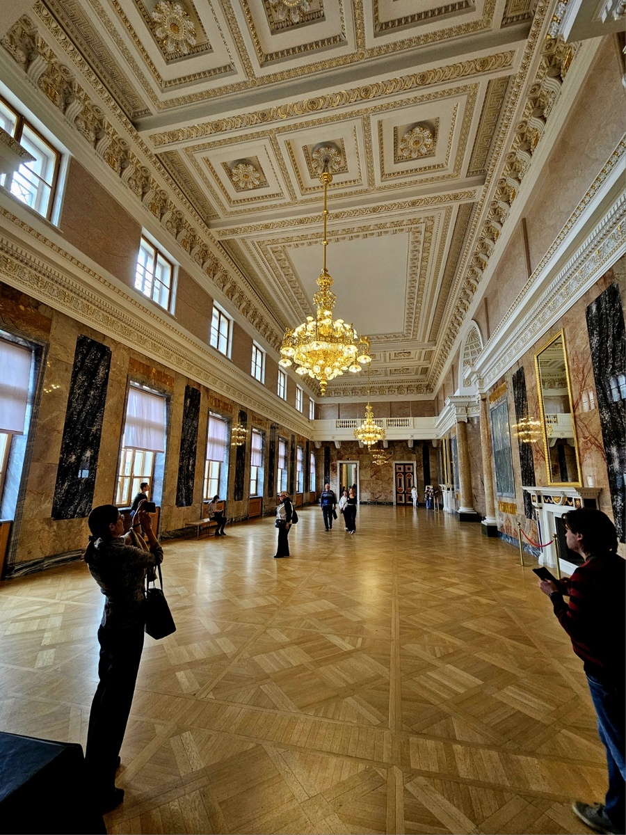 Мраморная галерея (Георгиевский зал).