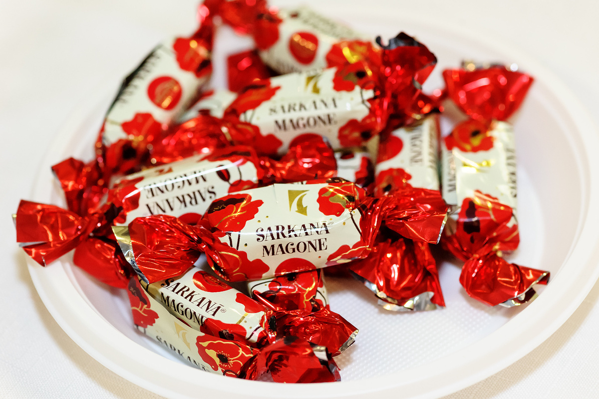 Конфеты Sarkanā Magone ("Красный мак") фабрики Laima © Sputnik