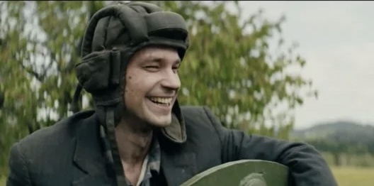 Сашка Петров вот так выглядит.. хм 🧐 где-то я его видел