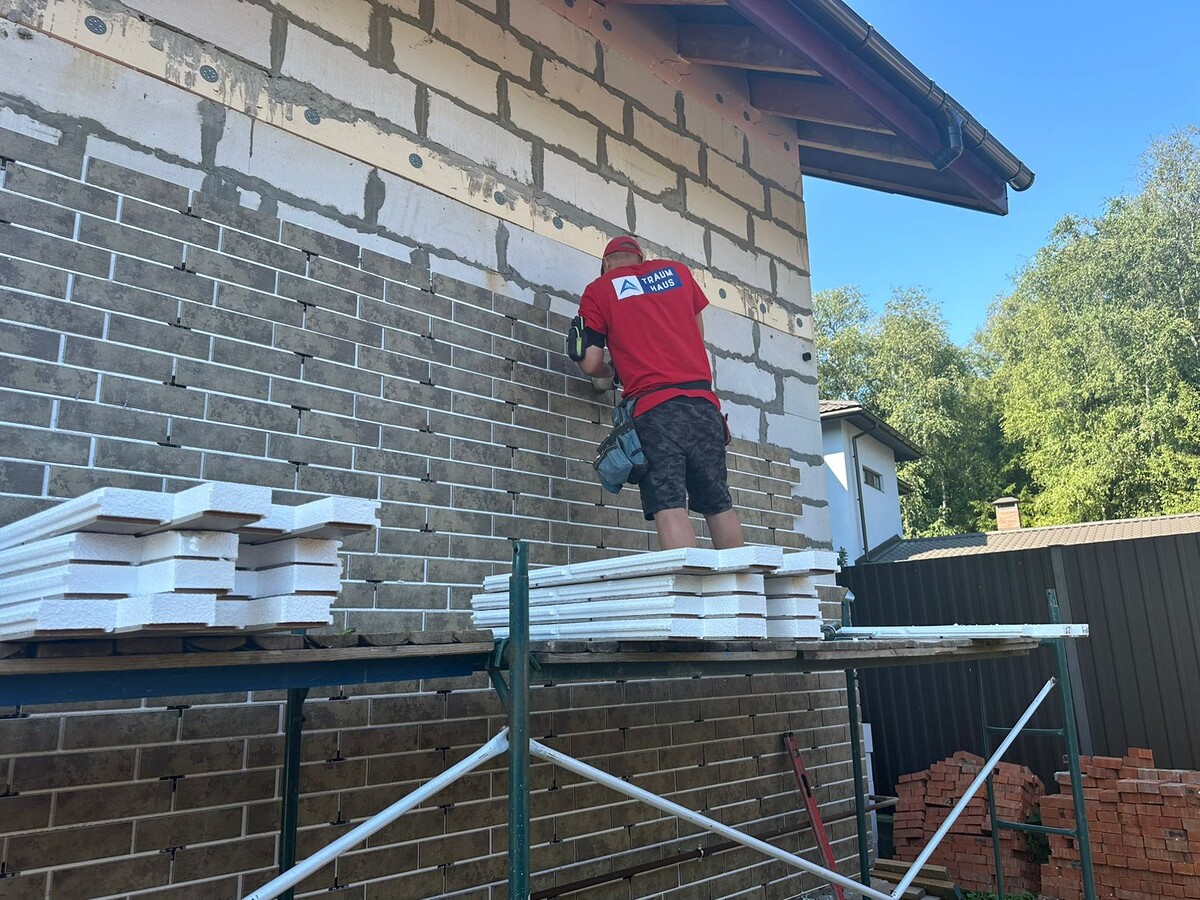 Процесс монтажа термопанелей нашими мастерами