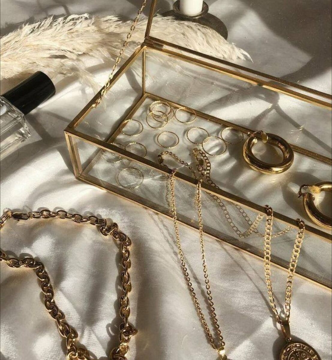 Кольцо на пальце может рассказать о вас больше, чем биография. Но знаете ли вы, что за тайна скрыта в крошечной цифре, выгравированной с внутренней стороны?