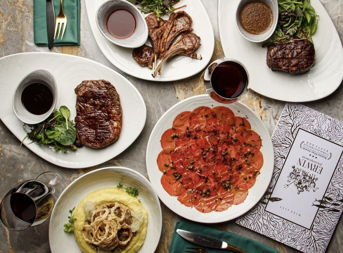 "Время есть мясо" в ресторане "Erwin"