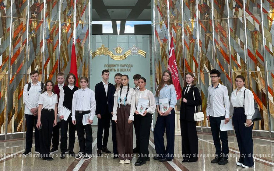     Акция "Диктант Победы": как молодое поколение чтит память о Великой Отечественной войне