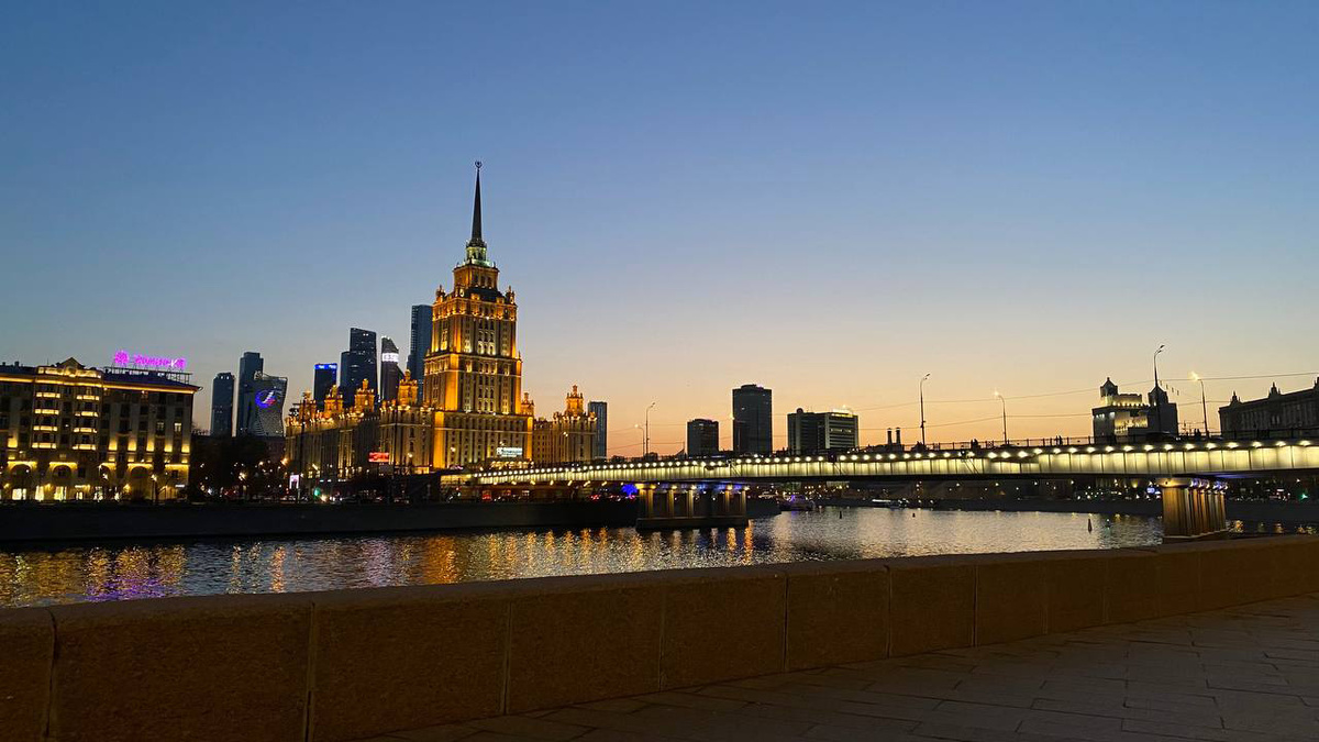 Стихотворение «По Москве»