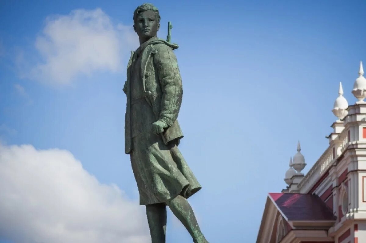    Реставрацию памятника Зое Космодемьянской в центре Тамбова затянули