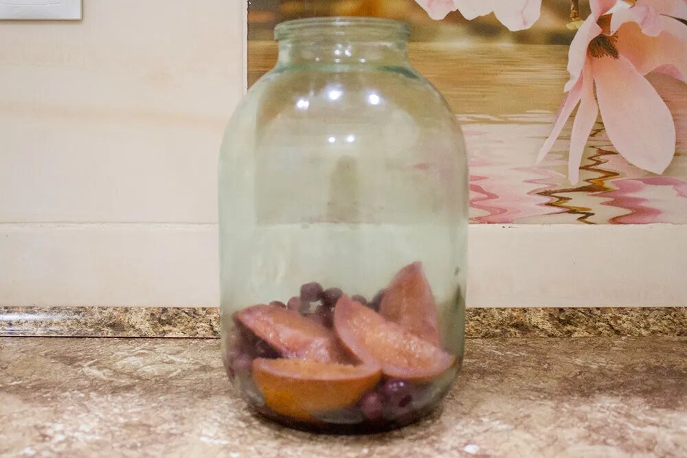 Если не хотите есть остатки фруктов, лучше выбросить их в мусорное ведро