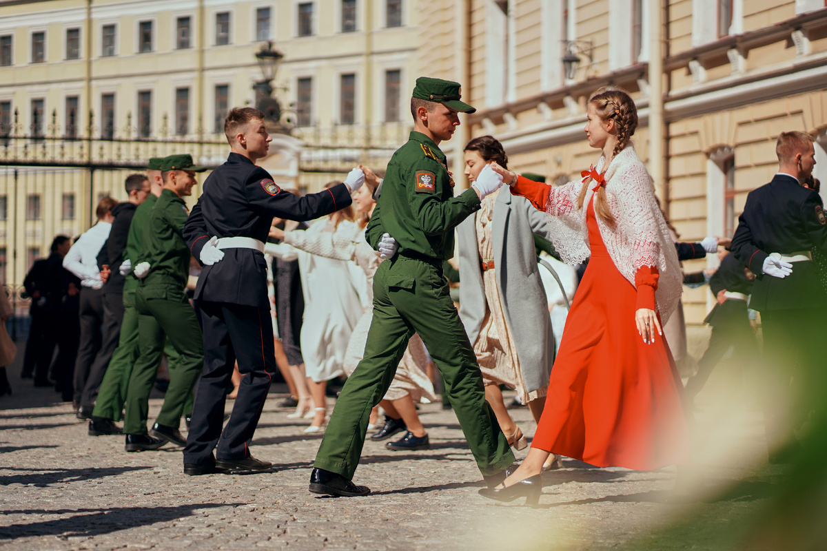Во дворе Капеллы 