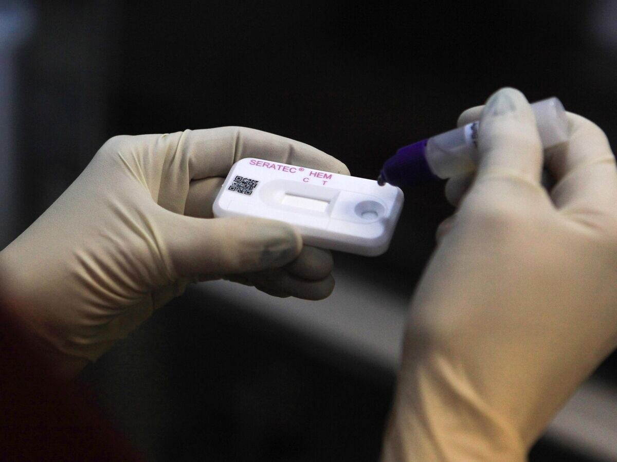    Сотрудник проводит молекулярно-генетическую экспертизу ДНК в экспертно-криминалистическом центре© РИА Новости / Денис Абрамов