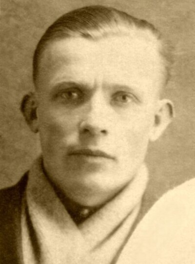 Мой дед. Он воевал в кавалерии.