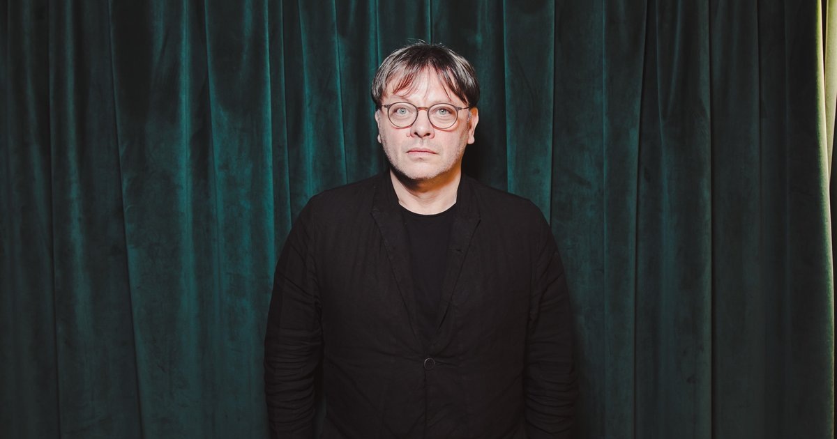 Валерий Петрович Тодоровский, советский и российский кинорежиссер, продюссер, сценарист. Родился 08 мая 1962 года