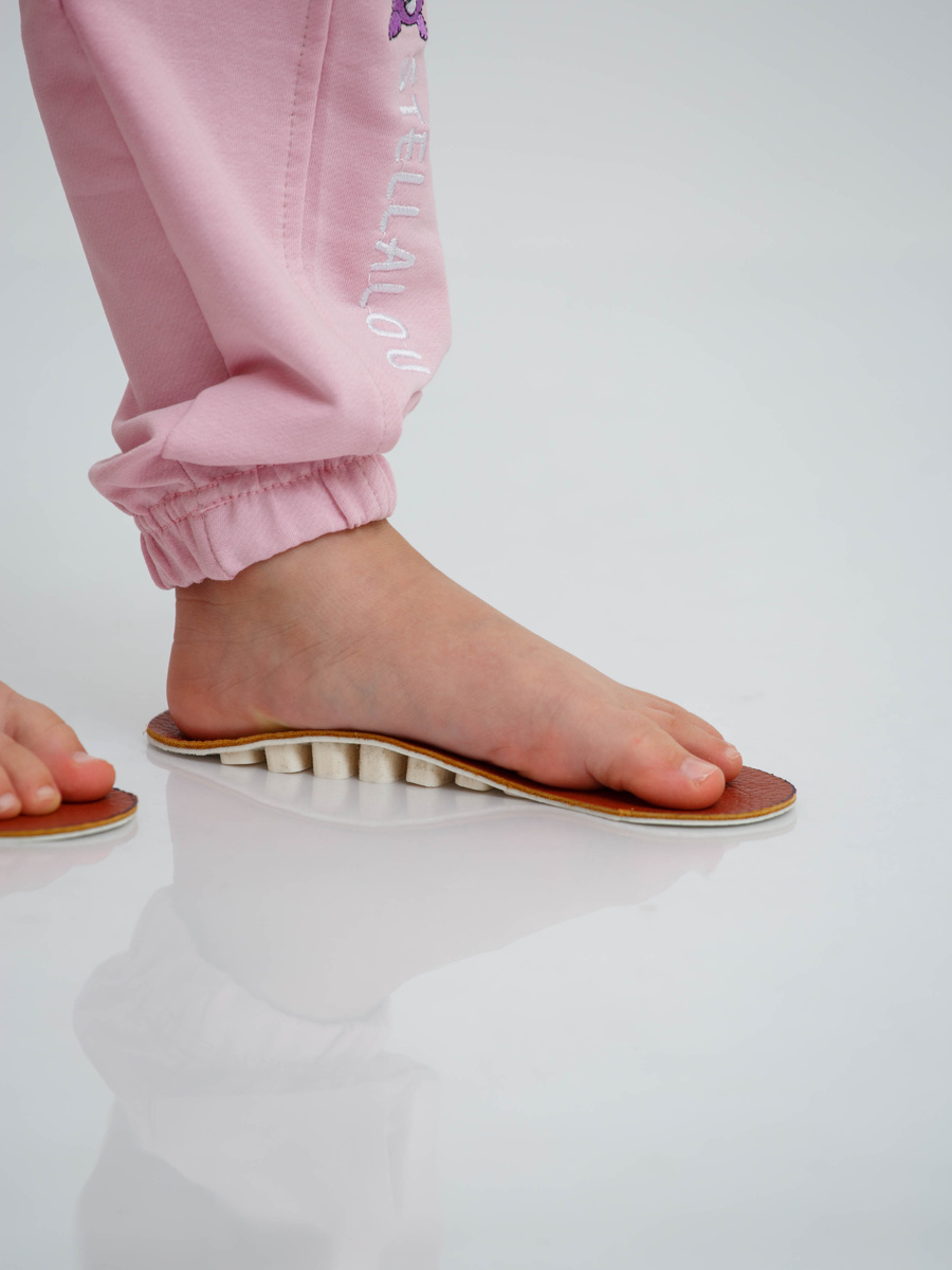 Стелька изготовлена по индивидуальным обсобенностям ребенка