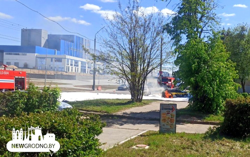 В Гродно загорелось такси