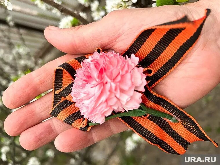 В честь Дня Победы сургутские театралы подготовили концерт-притчу по стихами Окуджавы. Фото: Денис Моргунов © URA.RU