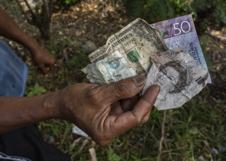    Индонезийский чиновник призвал стерилизовать малоимущих мужчин, если они хотят получать соцпомощь