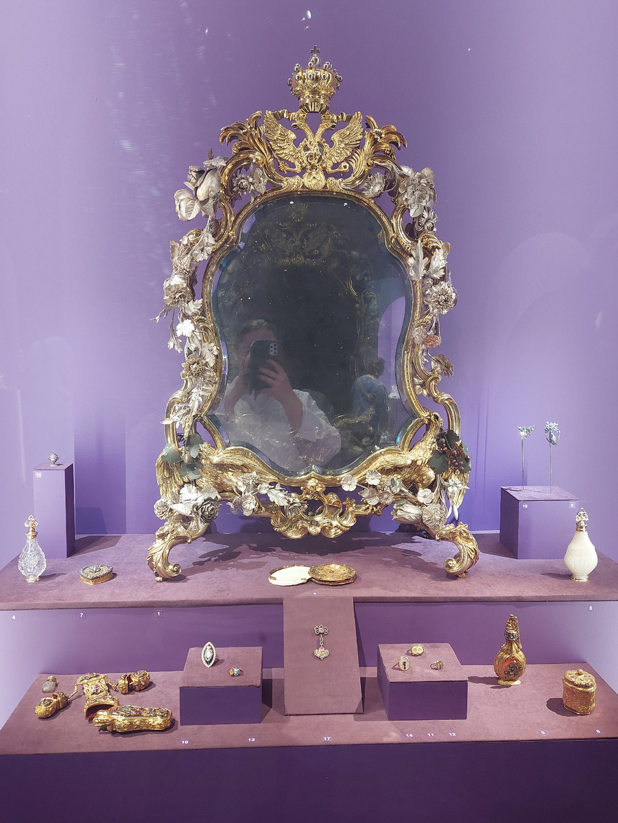 Зеркало, мастер Чарльз Кендлер I, Лондон 1738-1739 гг., серебро, стекло амальгамированное.